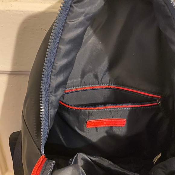 Tommy Hilfiger Black Minimalist Backpack 🎒 - Picture 3 of 4